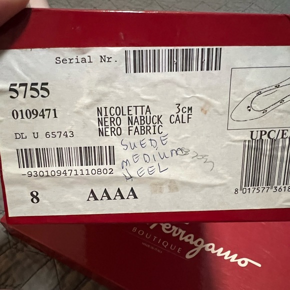 NIB Vintage Ferragamo Gold Buckle Heels - Picture 2 of 6